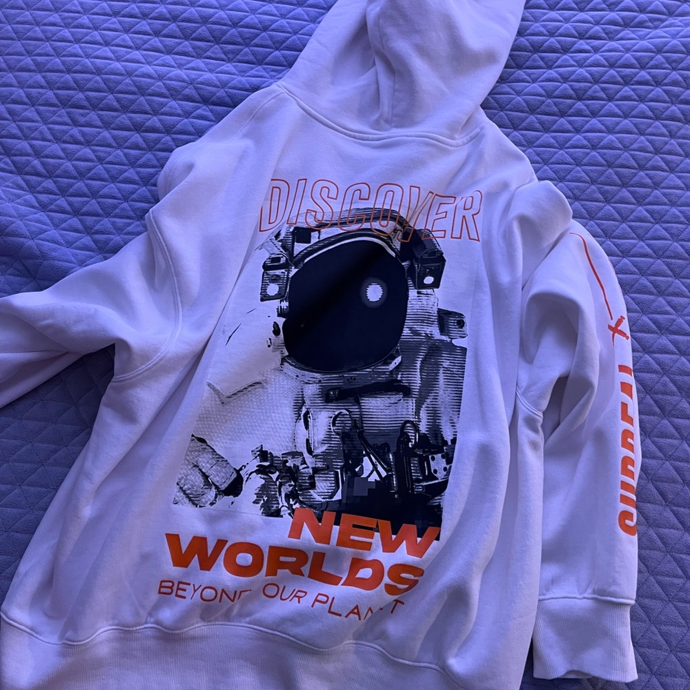 Discovery hoody baggy style white with graphics